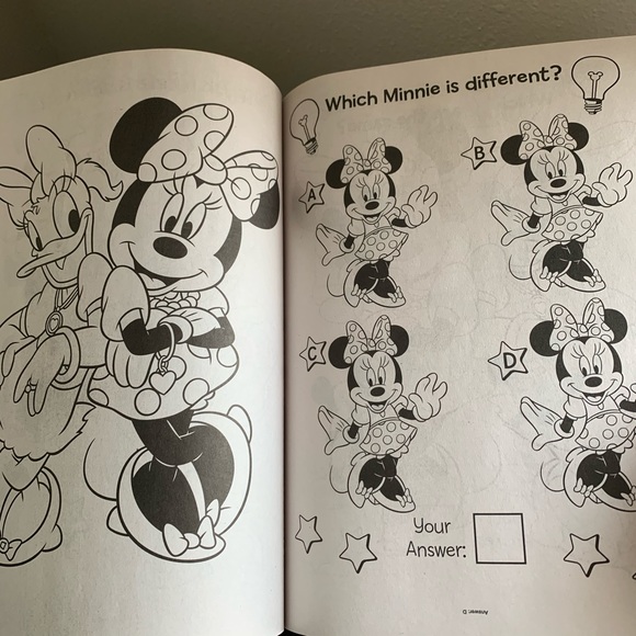🍒🍒 Disney Mickey Mouse Club House Coloring Book - Picture 3 of 6